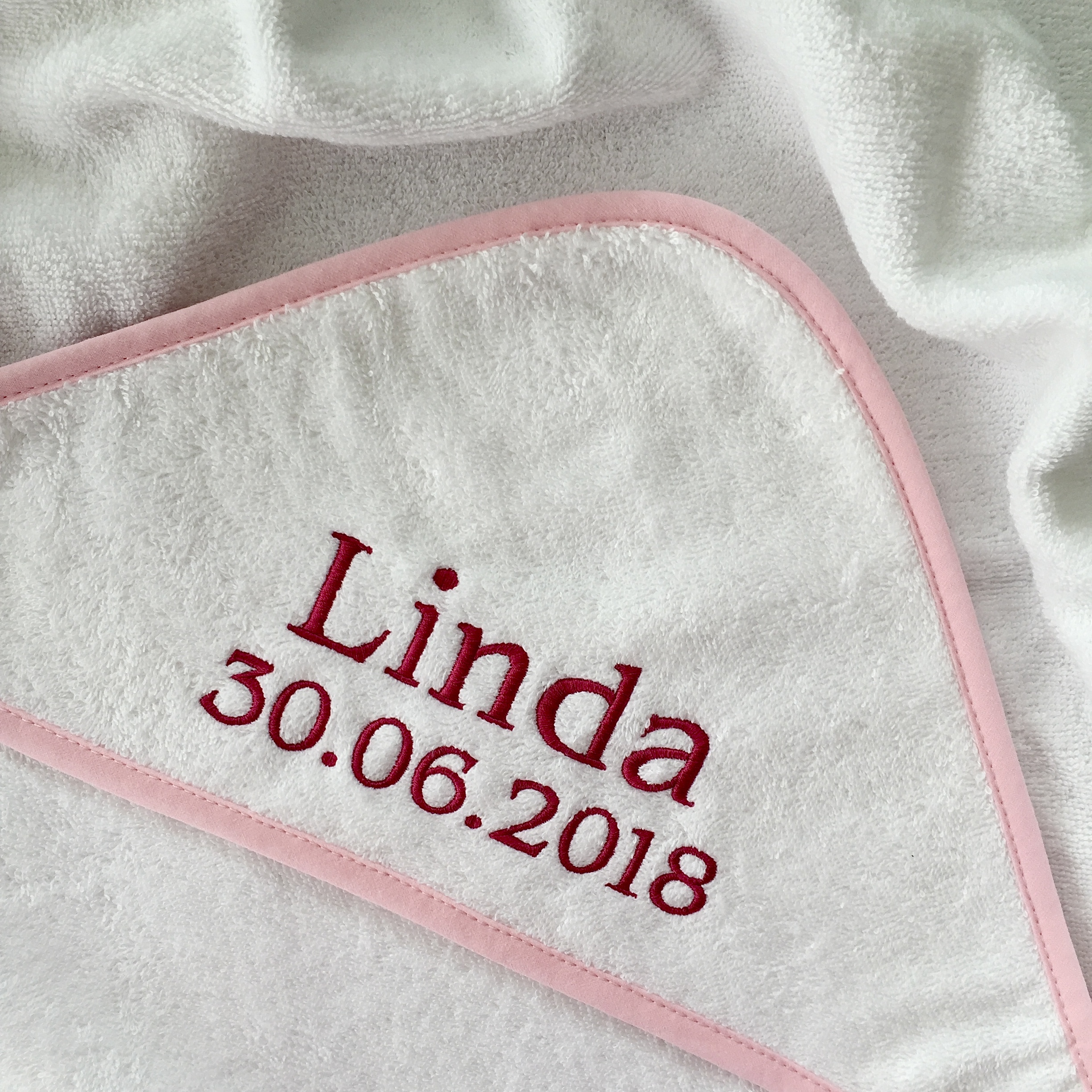 Schnoschi Frottier & Bad Baby Kapuzenhandtuch mit Namen 75x75