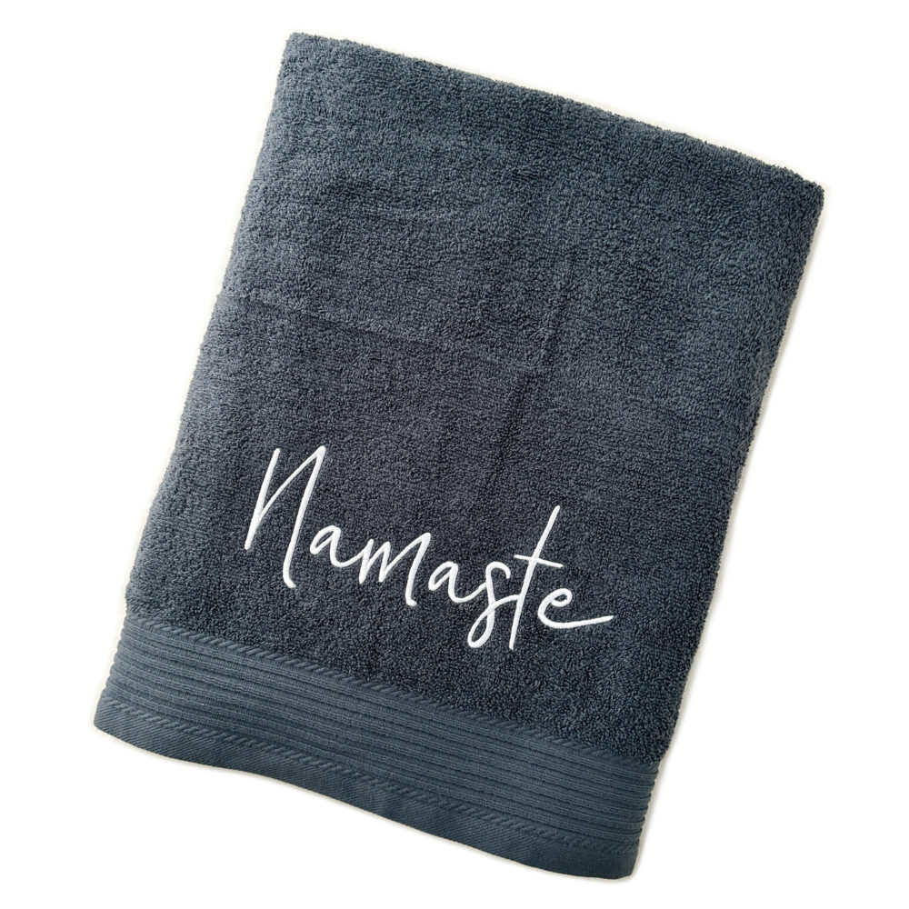 NAMASTE | Besticktes Handtuch | Alle Größen & Farben