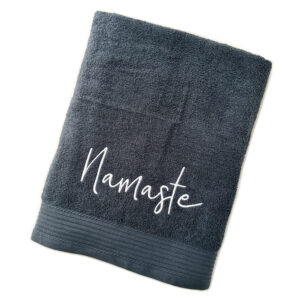 HT_Namaste NAMASTE | Besticktes Handtuch | Alle Größen & Farben