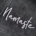 NAMASTE | Bestickter Bademantel | Verschiedene Größen & Farben