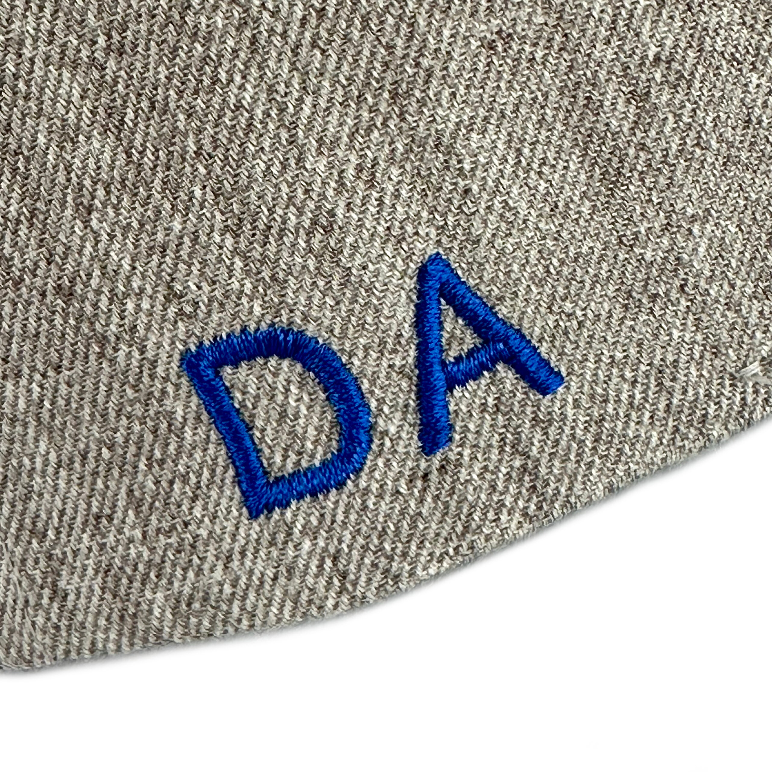 Schnoschi Caps FC Teisbach Cap hellgrau Snapback bestickt