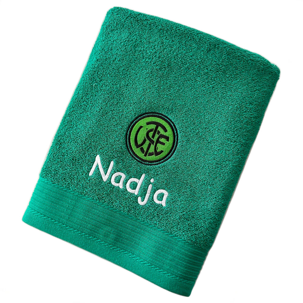 Schnoschi_Handtuch_TSV_Ergoldsbach_Logo_Wappen_bestickt_Namen_personalisiert Handtuch grün | TSV Ergoldsbach e. V. | Vereinslogo inkl. Namensstickerei